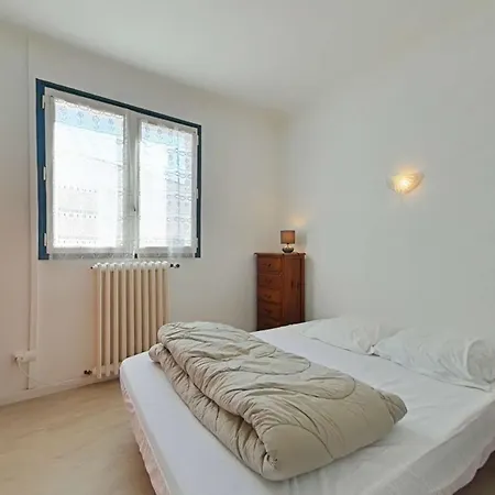 Sg000-035 4 Pieces 6 Couchages Gilles Croix De Vie *